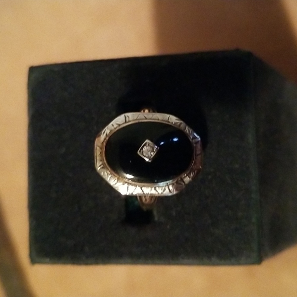Vintage 10k gold onyx & diamond ring in size 6 1/4. 10k is marked in picture.
